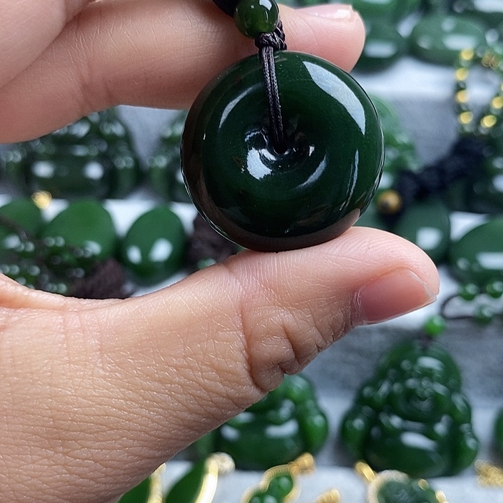 和田玉（碧玉）未镶嵌项链