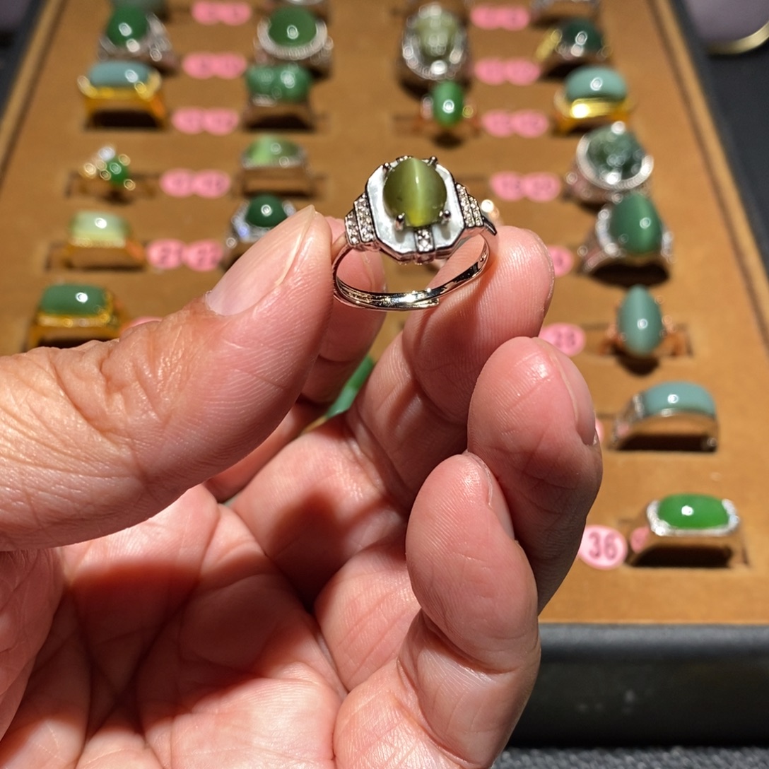 和田玉未镶嵌戒指