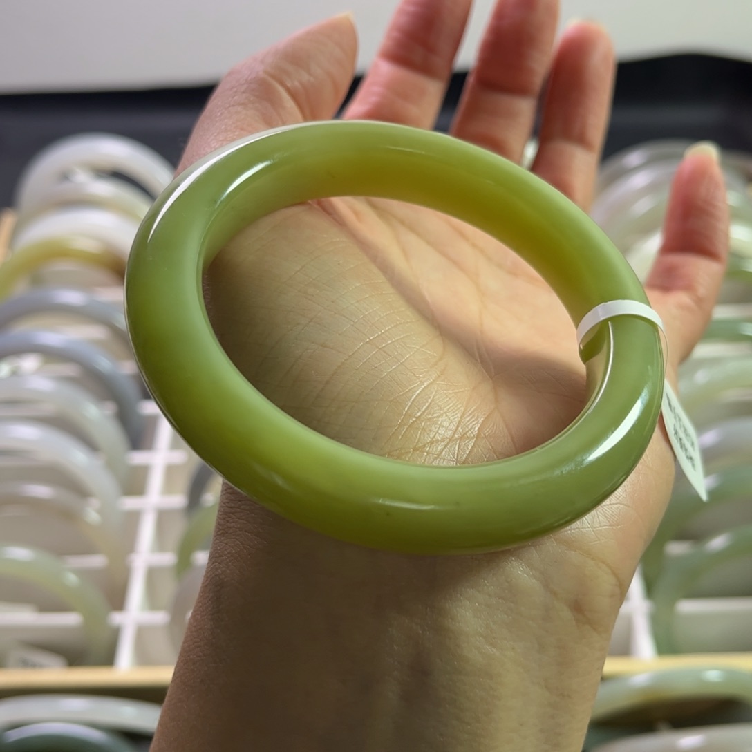 和田玉手镯59圈口未镶嵌