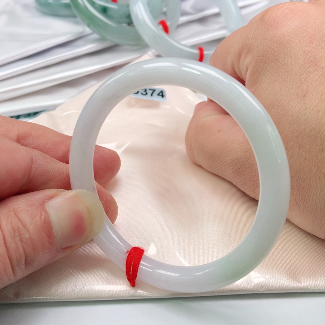 翡翠手镯未镶嵌0374号