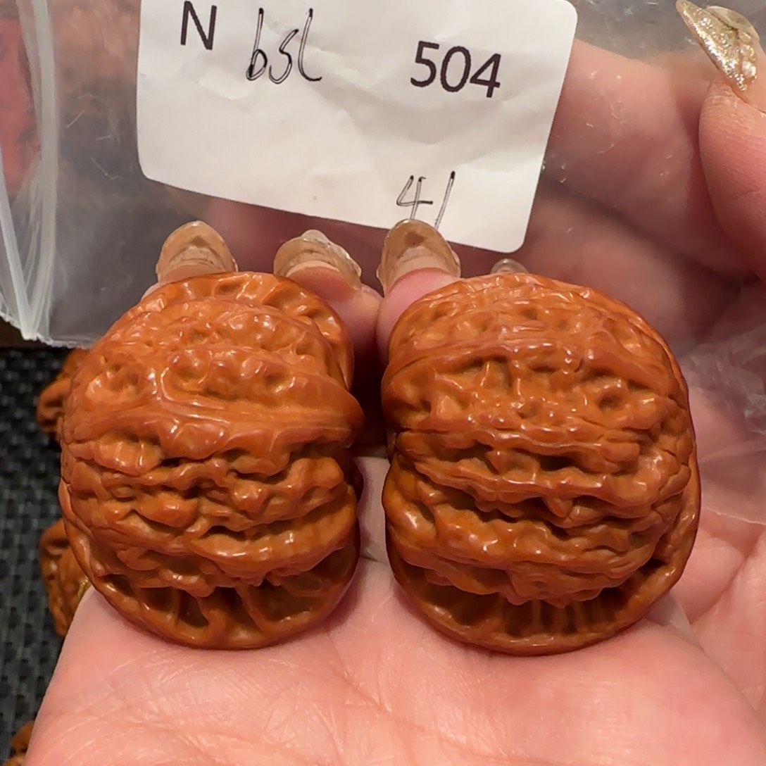 桃核吊坠小***丁白狮子40精品