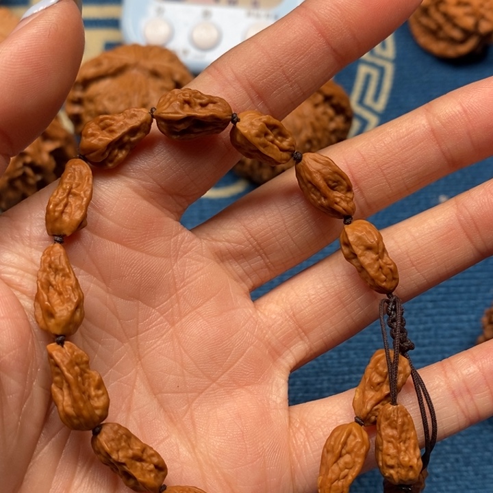 文玩核桃吊坠手串