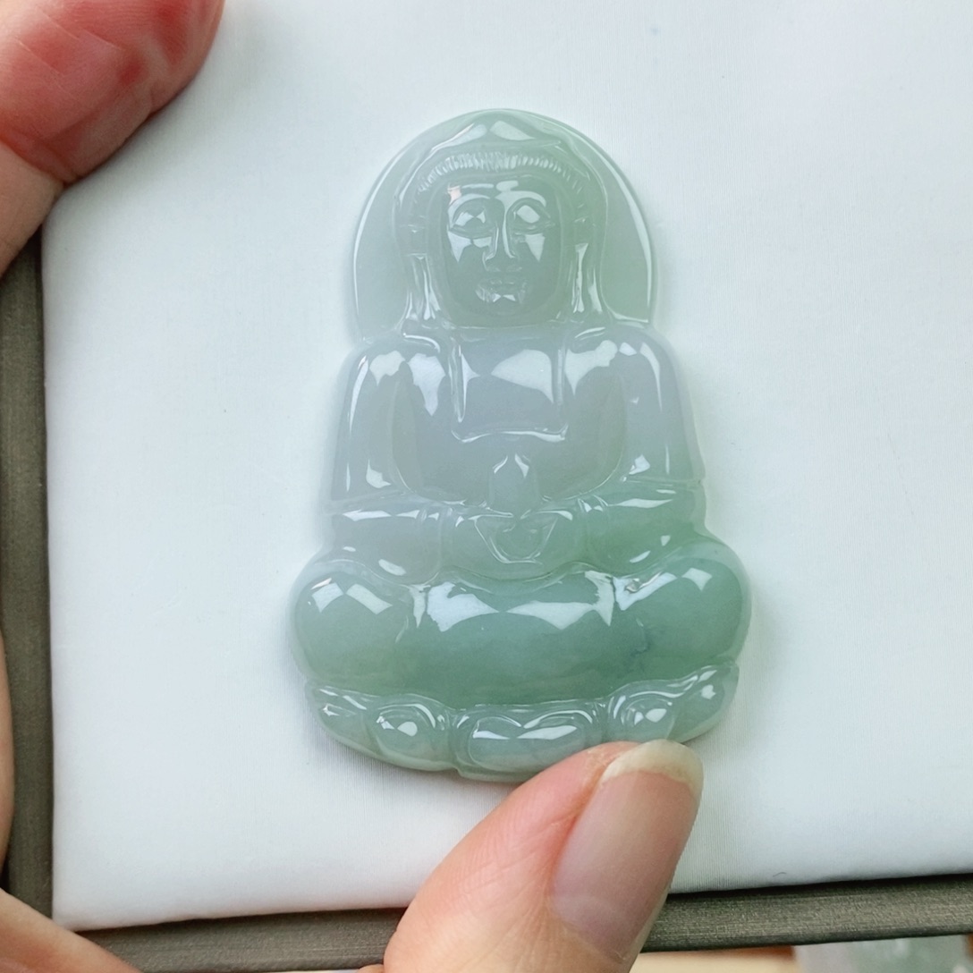 翡翠颈饰未镶嵌一**安观音