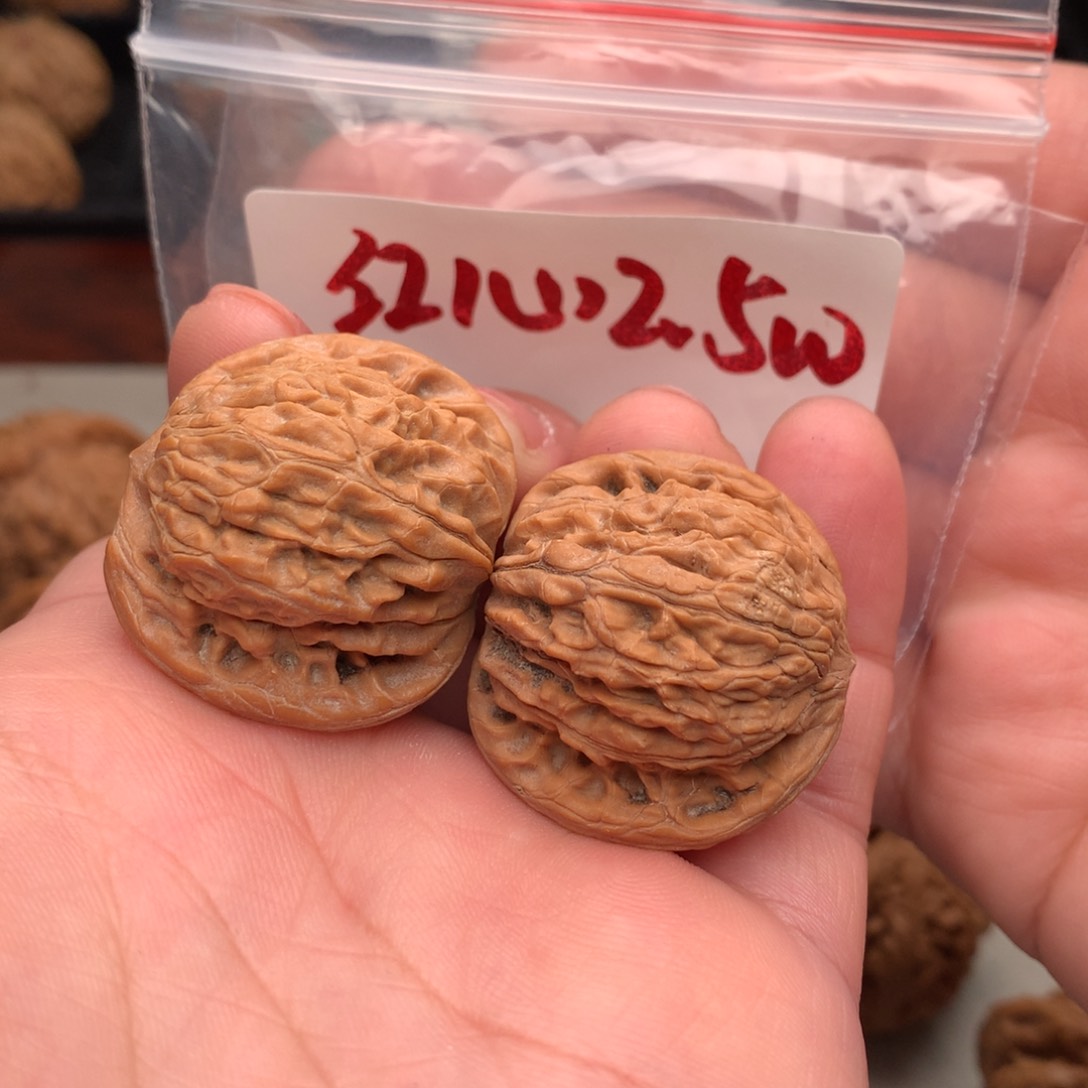 文玩核桃把件红心2.5w...........