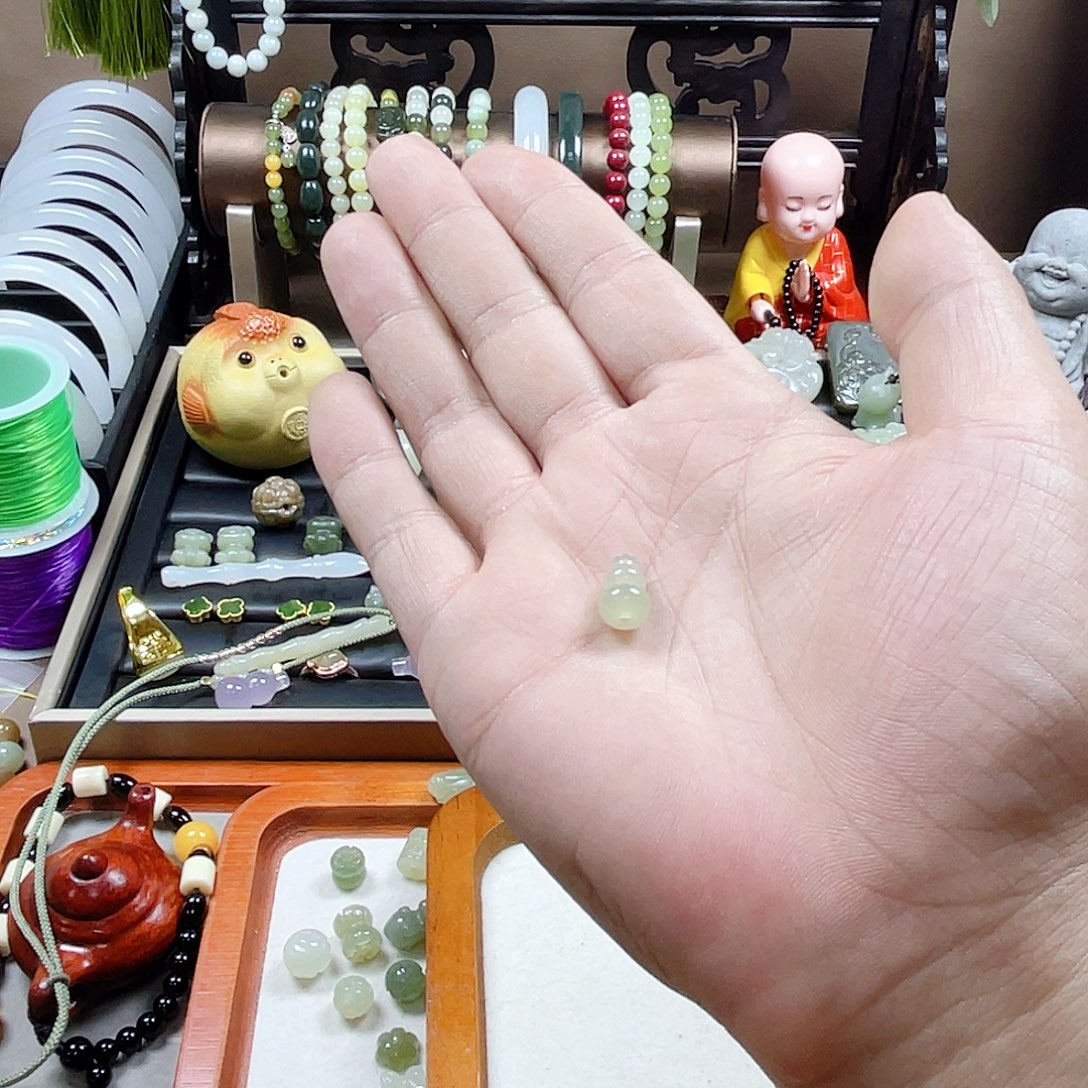 依***倪颈饰未镶嵌和田玉