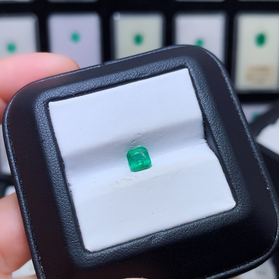 裸石未镶嵌祖母绿吴*坚0.63克拉，特价