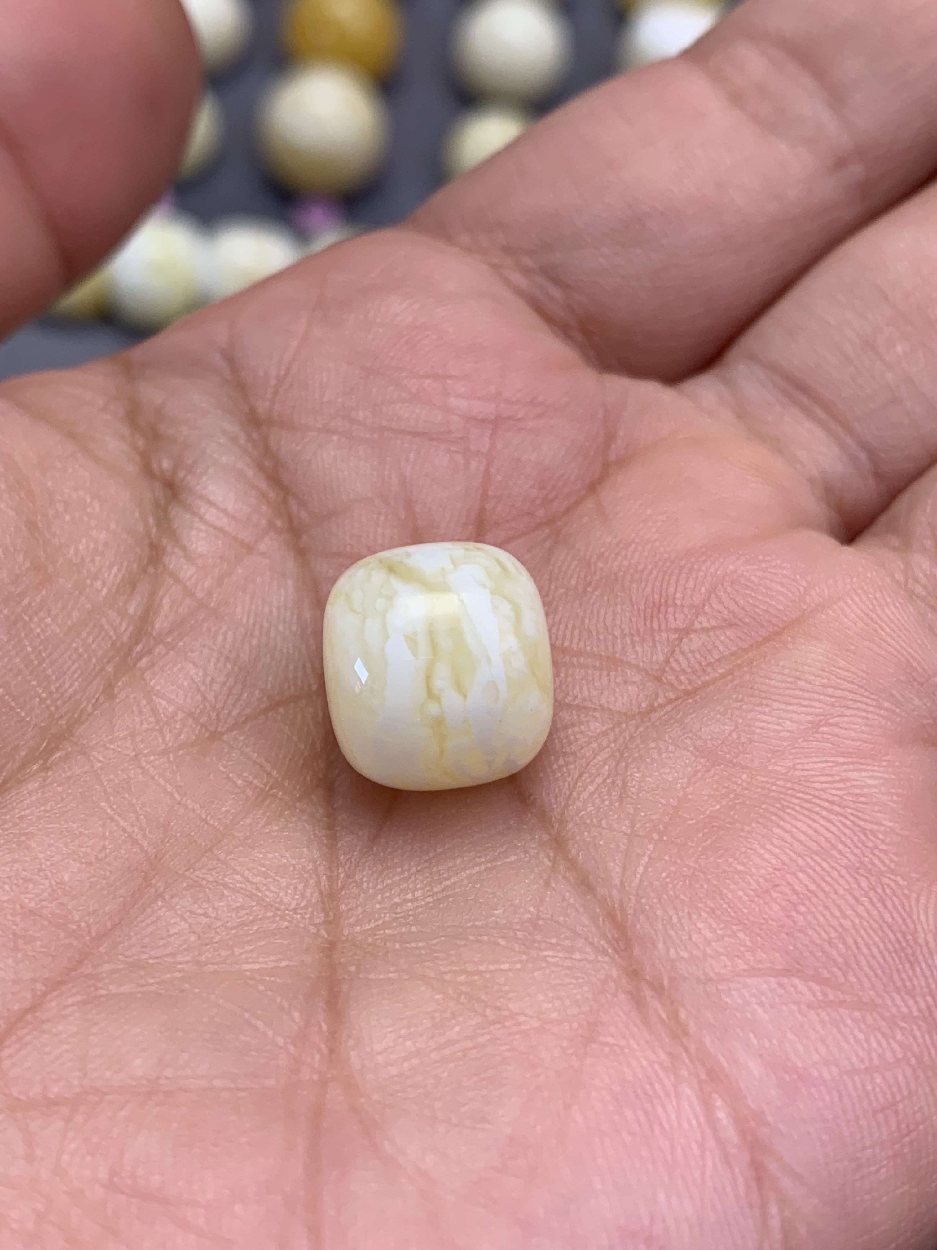 蜜蜡千层雪妖花老型单珠，尺寸12.1*11mm（尺寸误差±0.1mm）