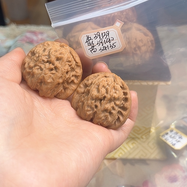 文玩核桃把件白狮子