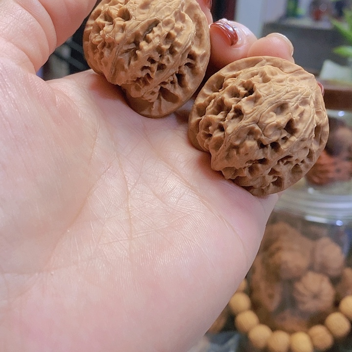 【闪购商品】文玩核桃把件39.5宫灯