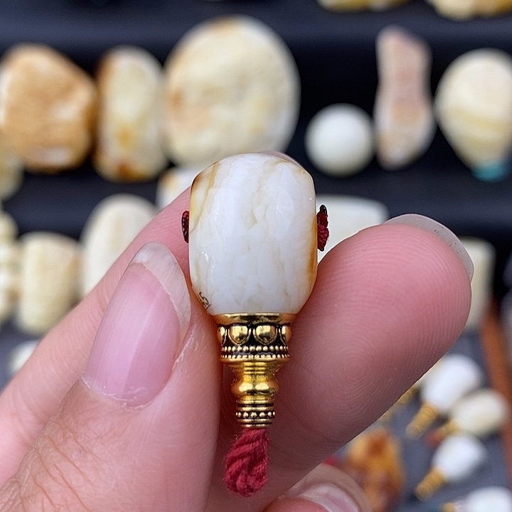 琥珀未镶嵌裸石12虎皮三通c645