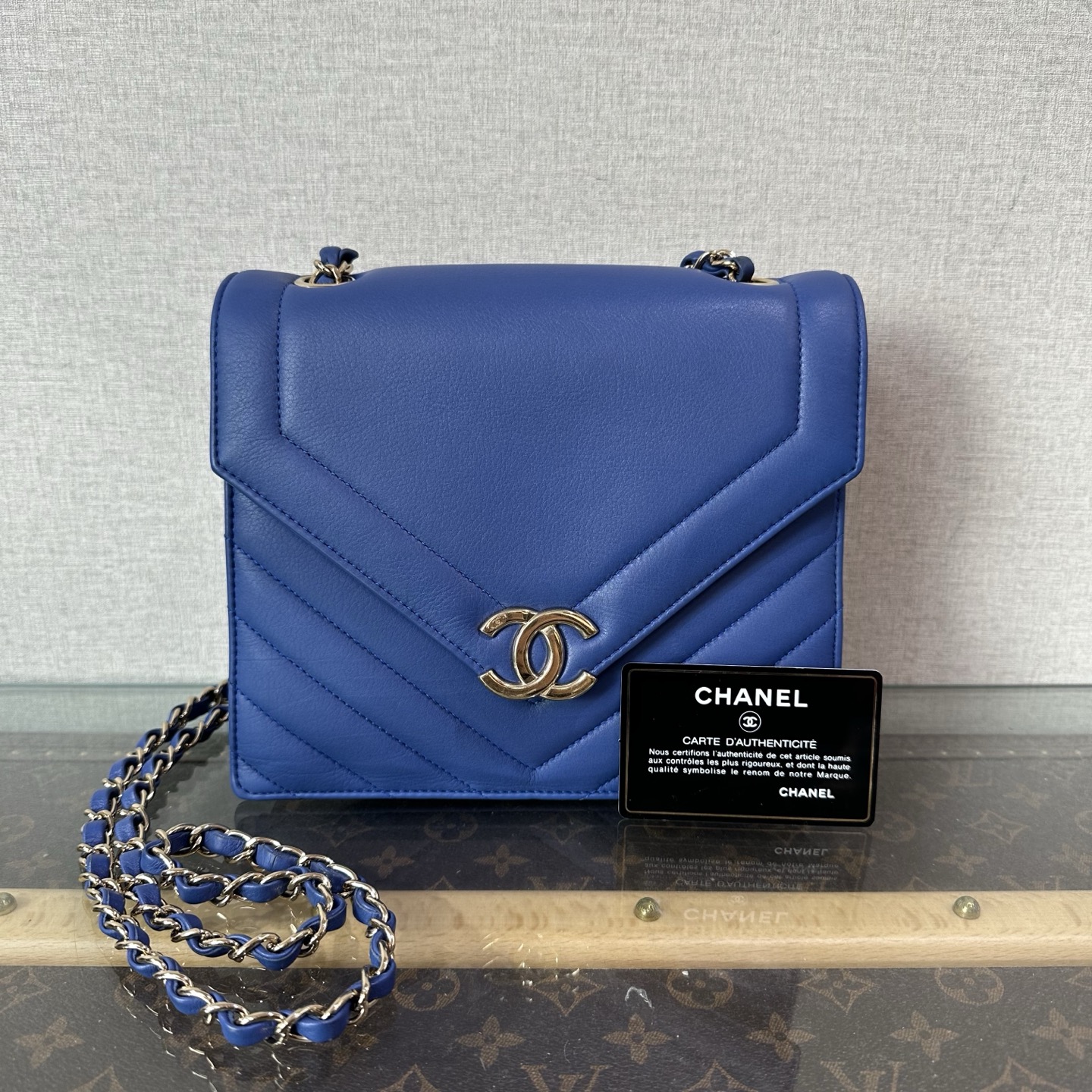 95新 Chanel/香奈儿 蓝色金扣v纹cf单肩斜挎包 03207