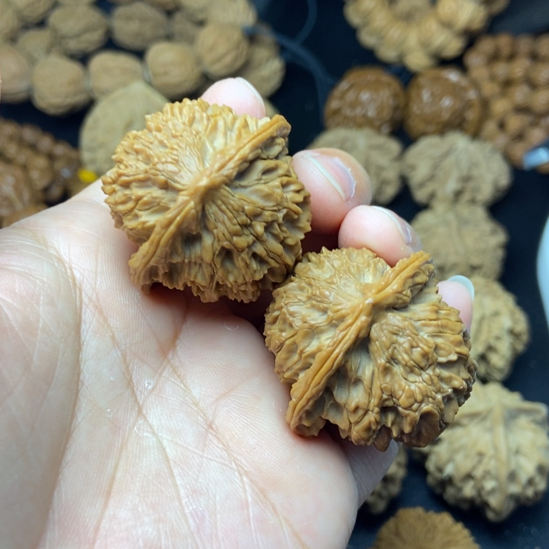 文玩核桃把件秦岭核桃野麻38