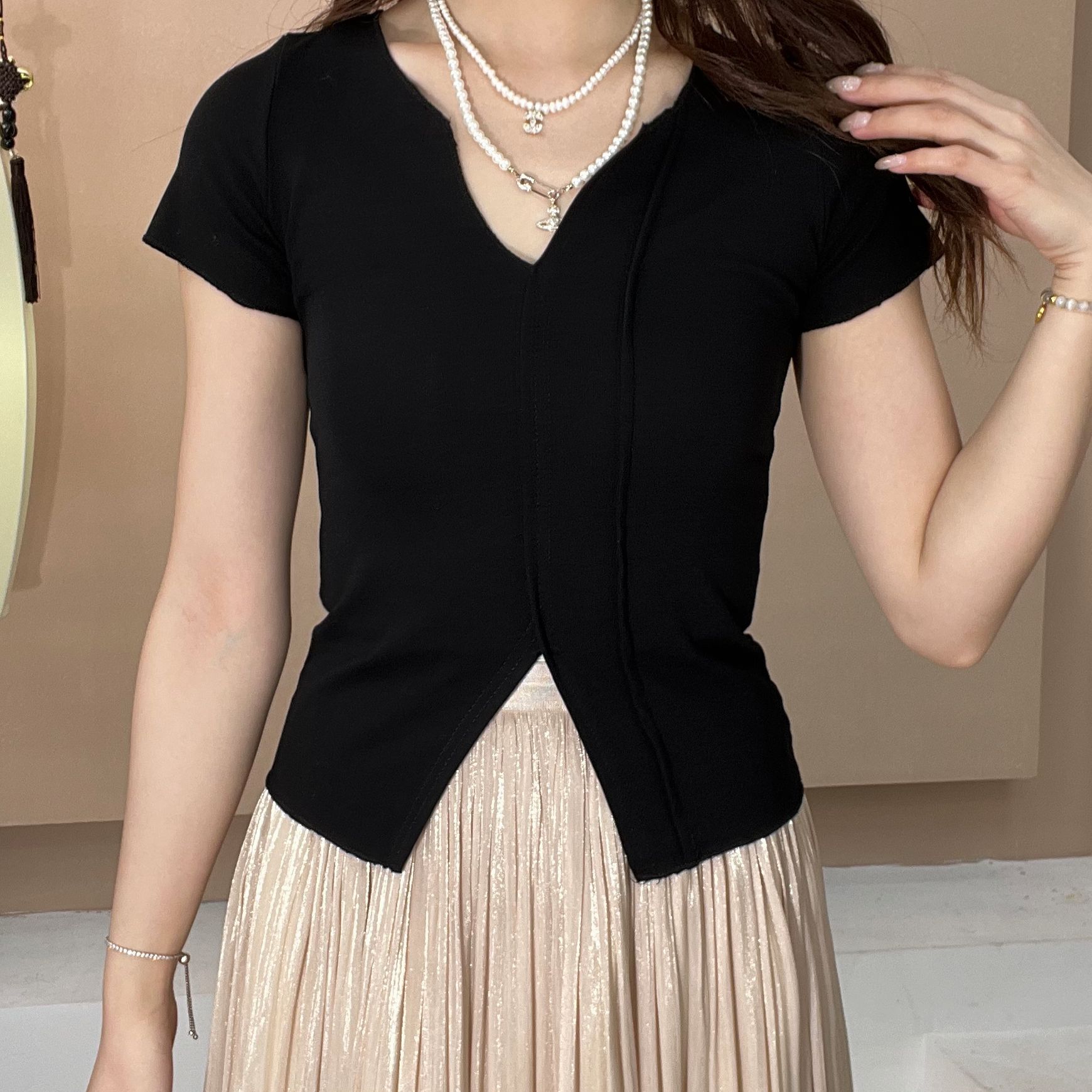 纯欲v领短袖t恤女2025春夏新款正肩修身显瘦甜辣短款打底小衫上衣