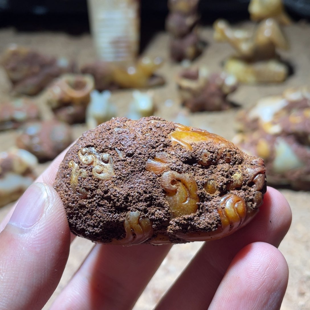 和田玉（糖玉）未镶嵌挂件鉴****）