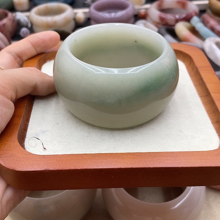 石英质玉圈口齐全未镶嵌