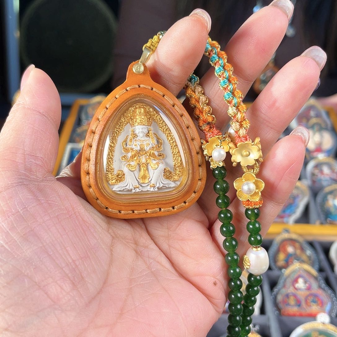 泥塑扎基拉姆擦擦吊坠牛皮壳有绳