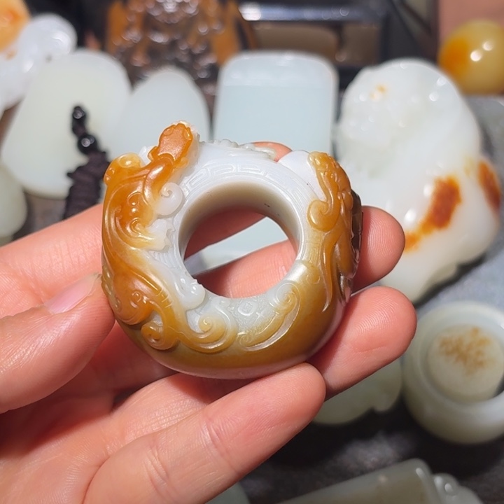 和田玉未镶嵌戒指