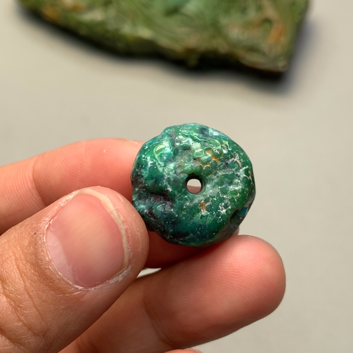 绿松石颈饰未镶嵌