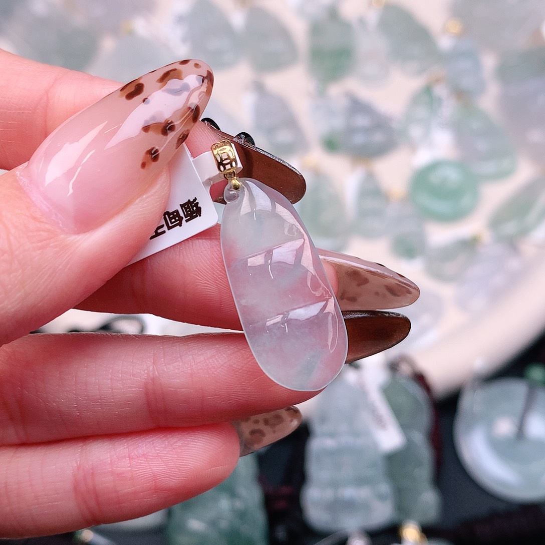 翡翠颈饰18K金镶嵌冰晴豆31、26、11.6、3.8