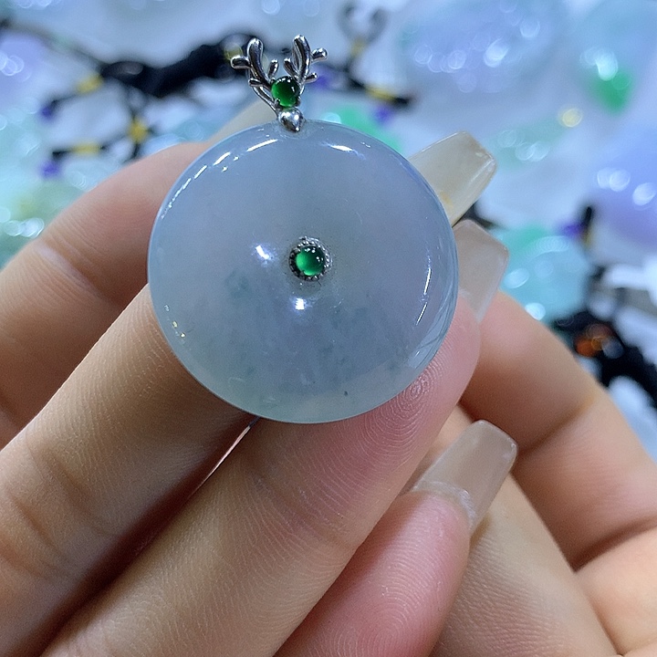 翡翠颈饰18K金镶嵌天然翡翠A货吊坠