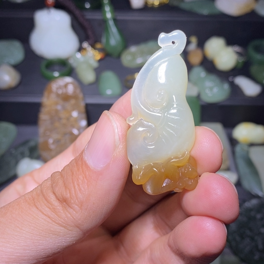 颈饰未镶嵌和田玉