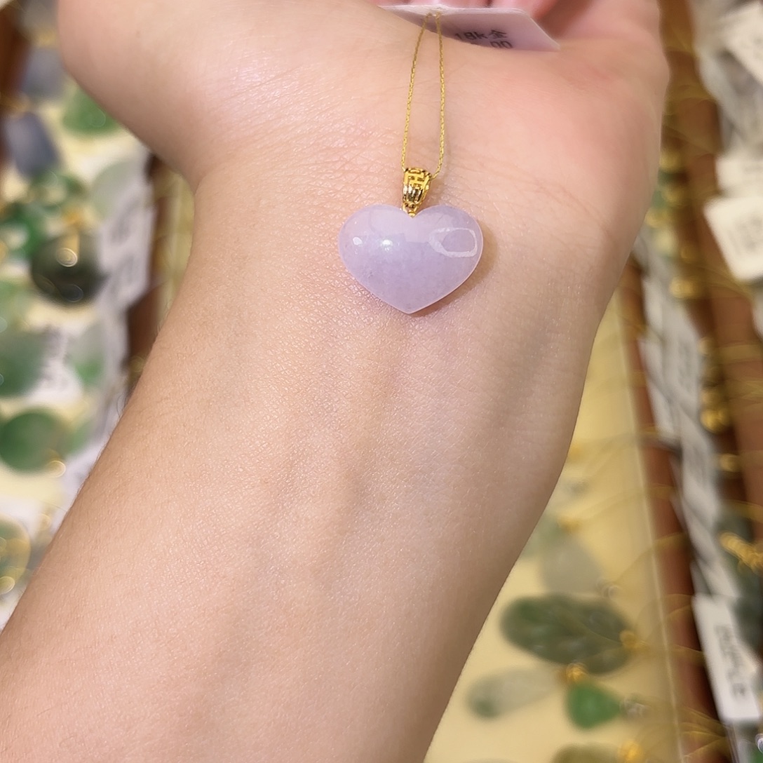 翡翠18K金镶嵌颈饰爱心