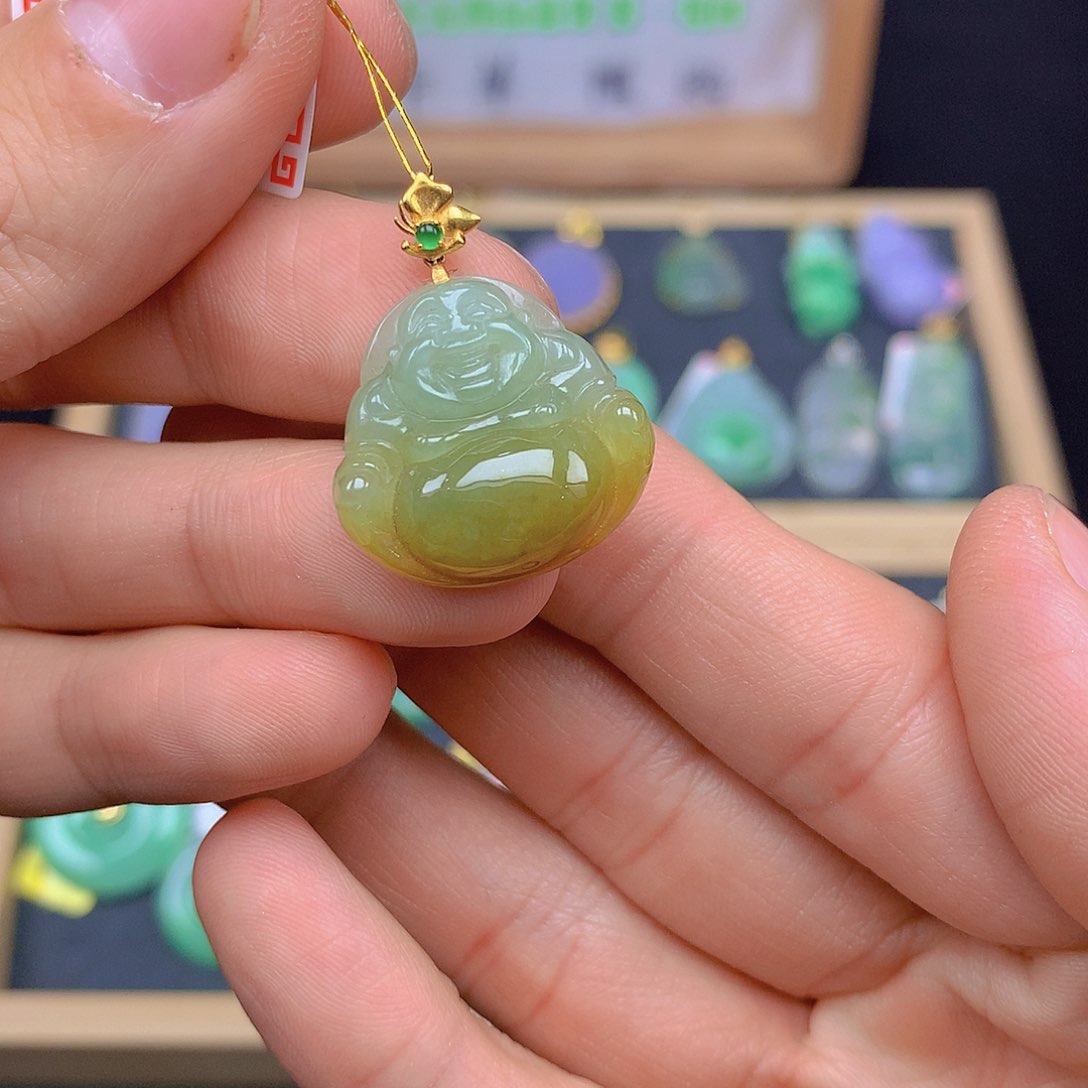 翡翠颈饰18K金镶嵌翡翠