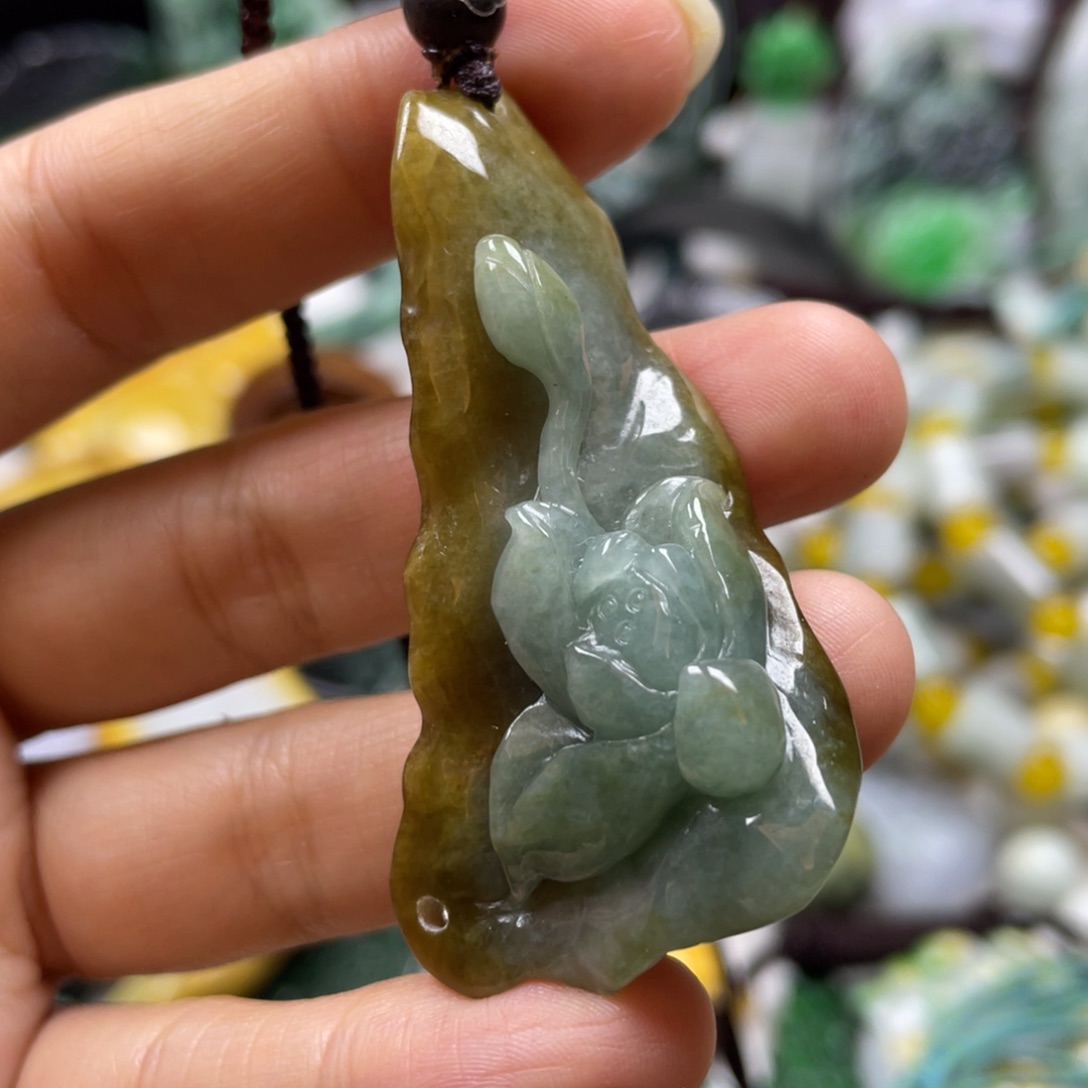 翡翠颈饰未镶嵌牌子