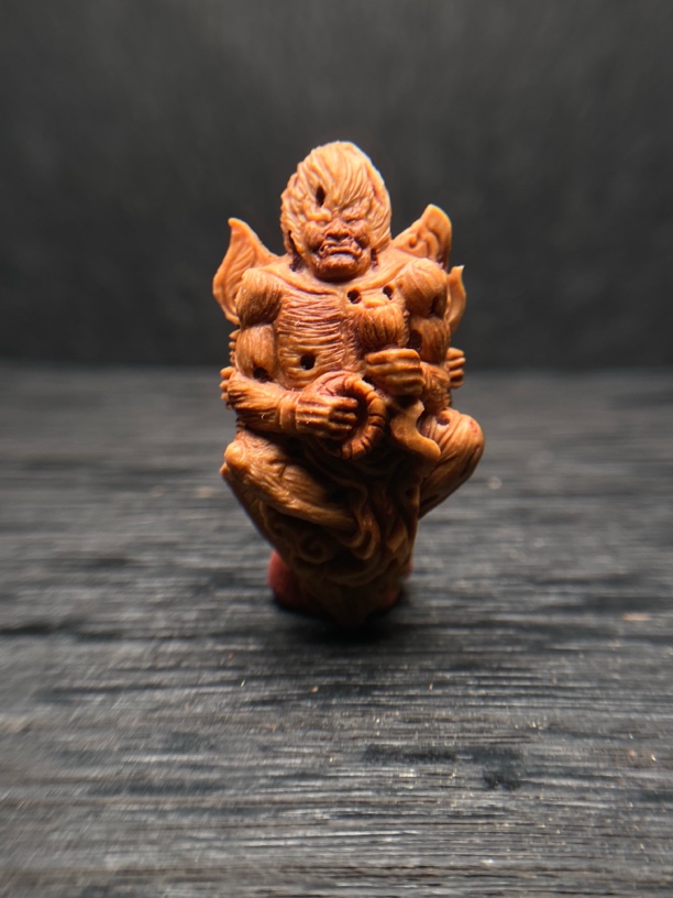 桃核纯手工圆雕立体四臂明王不动明王单颗背云挂坠