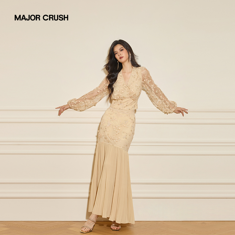 MAJOR CRUSH新款金色华尔兹套裙设计师优雅长袖蕾丝套裙73649