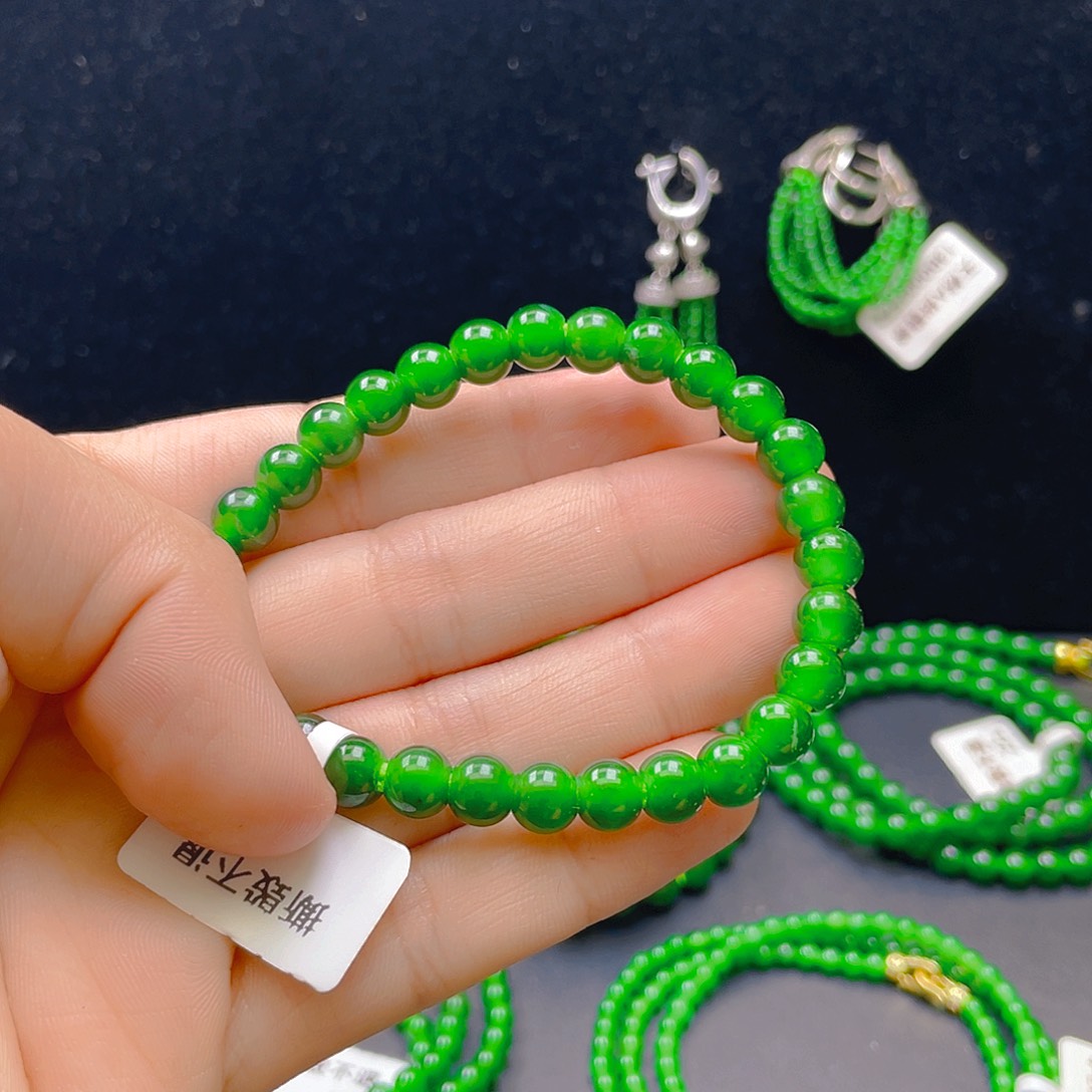 翡翠未镶嵌项链卡7