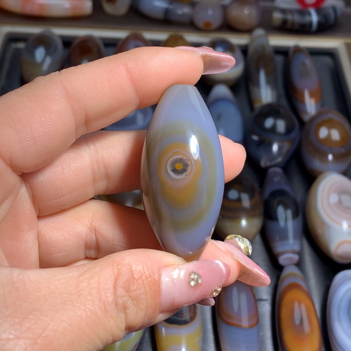 玛瑙/玉髓颈饰未镶嵌吊坠