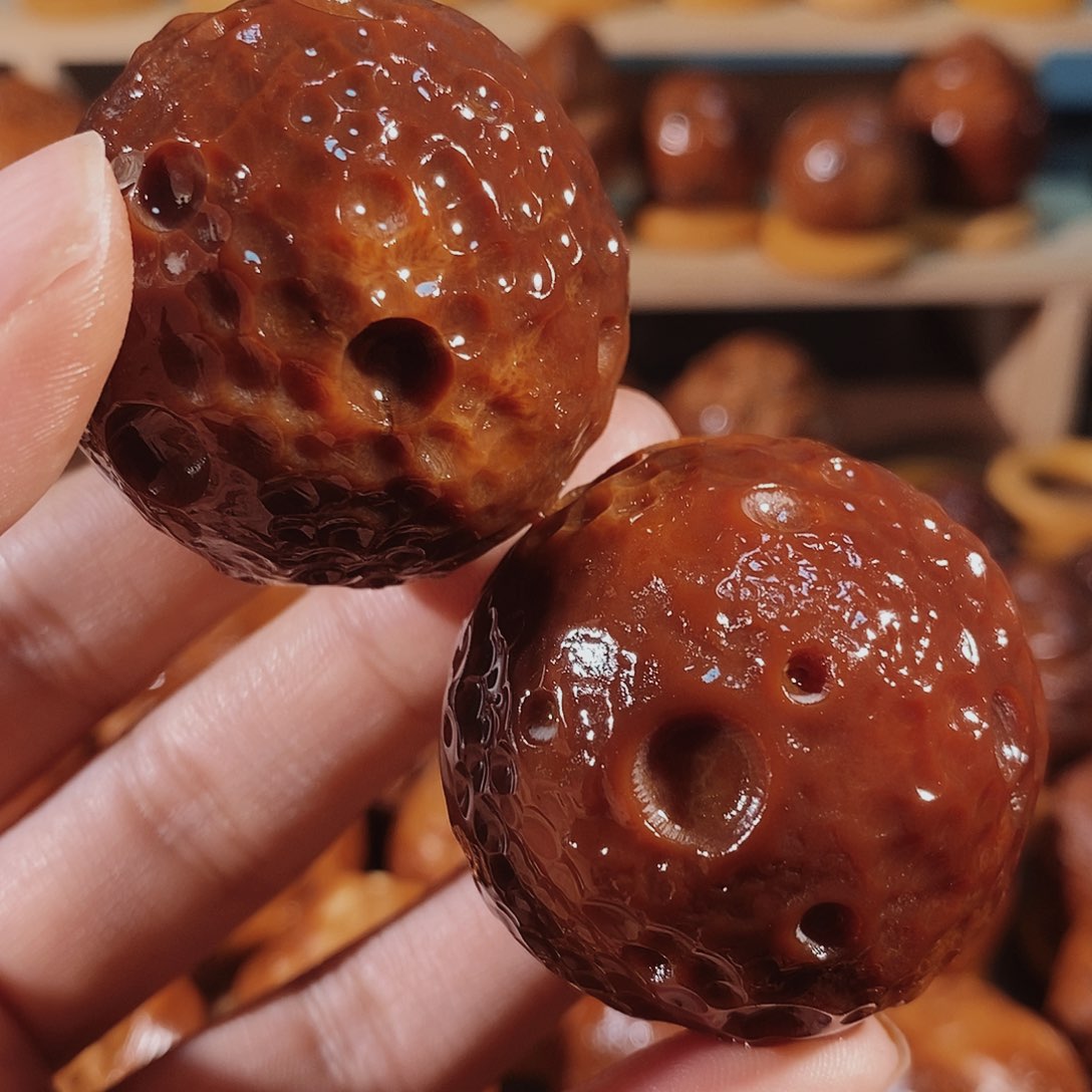 橄榄核把件卡40+月球表面