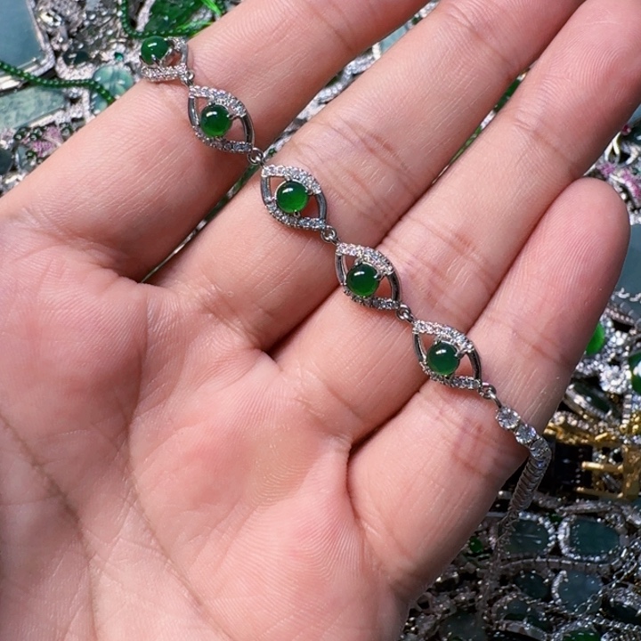 翡翠未镶嵌颈饰天然A货翡翠放漏