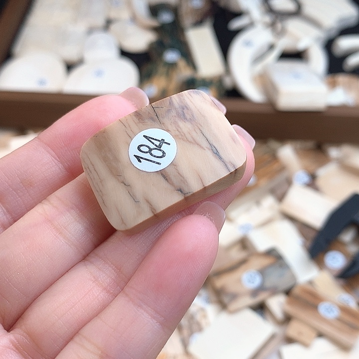 泥塑不打孔联系客服