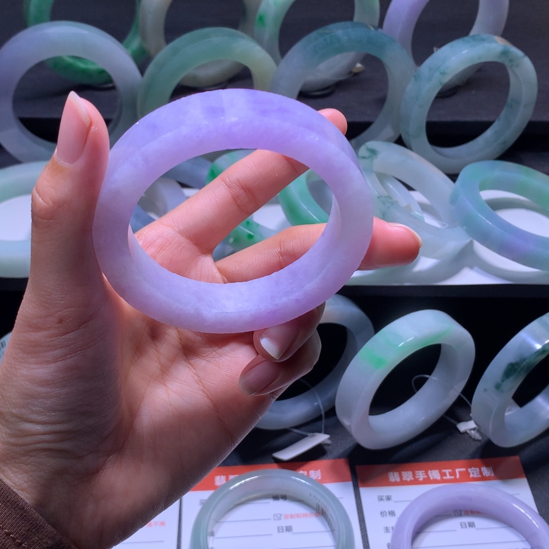 憨***鹰定制翡翠未镶嵌翡翠手镯