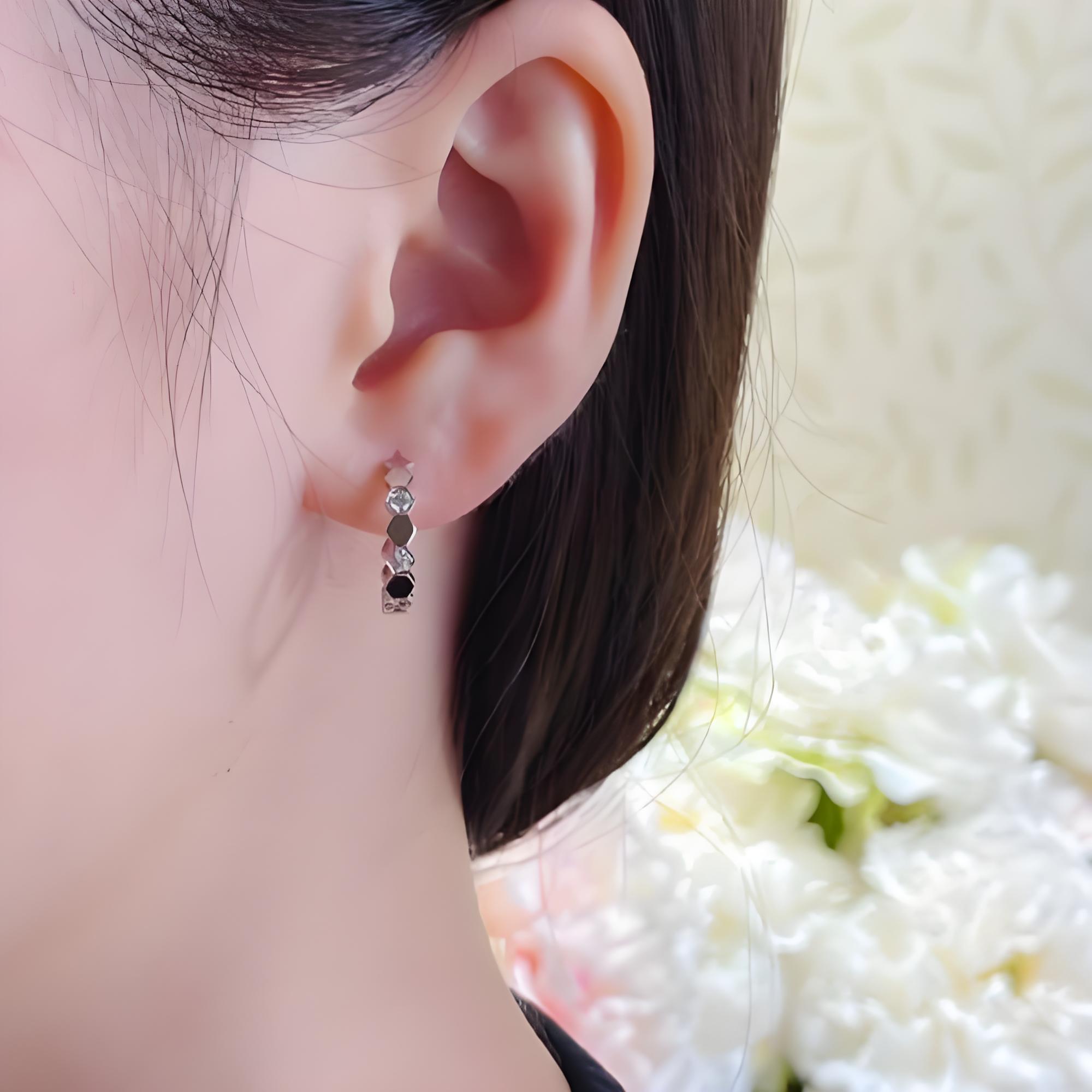 #上免会专享#18K金蜂巢耳钉大气轻奢百搭女款时尚感设计款