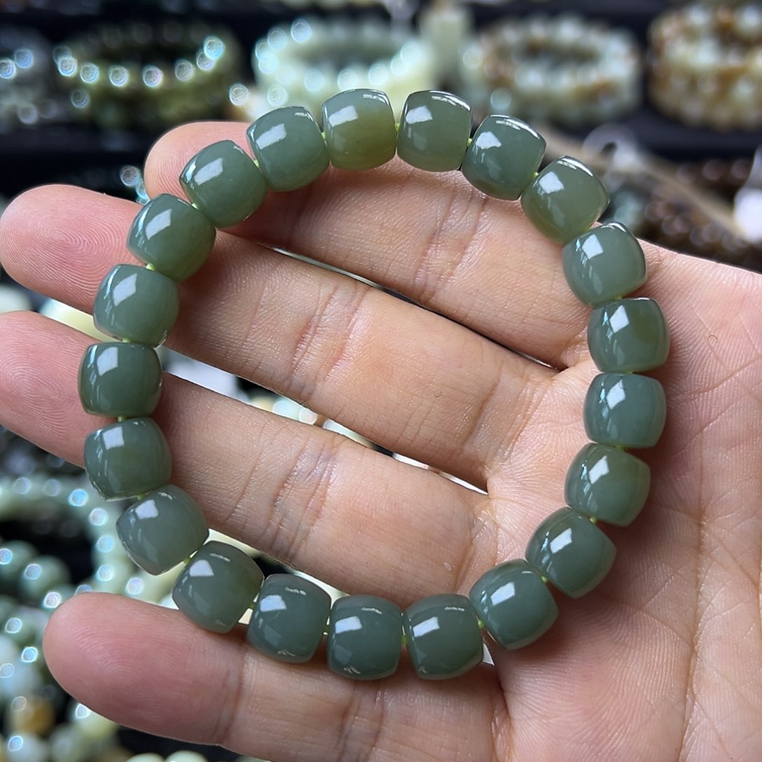 和田玉手链未镶嵌且末蓝卡10直切 油润 漂糖