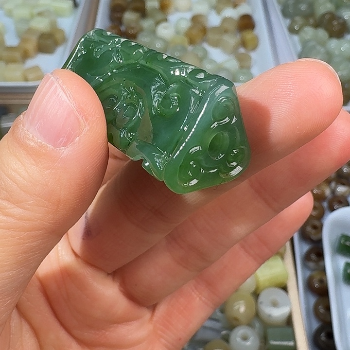 和田玉（碧玉）未镶嵌颈饰4017