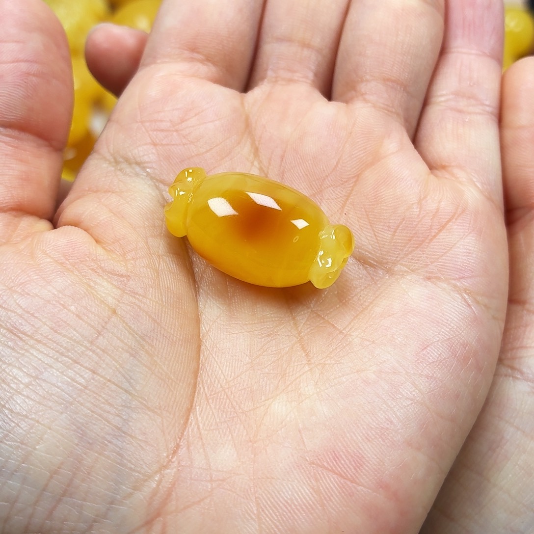 蜜蜡未镶嵌颈饰焦皮浓蜡妖花糖果