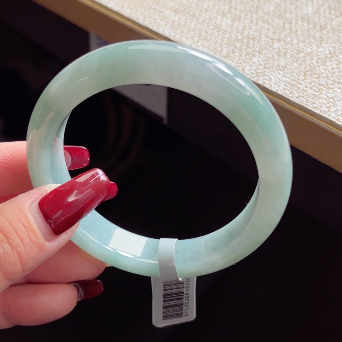 翡翠手镯未镶嵌手镯