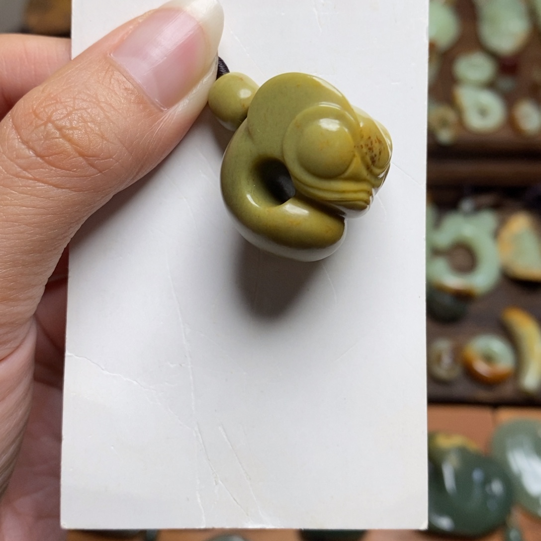 S***y岫岩河磨玉（透闪石质玉）未镶嵌颈饰