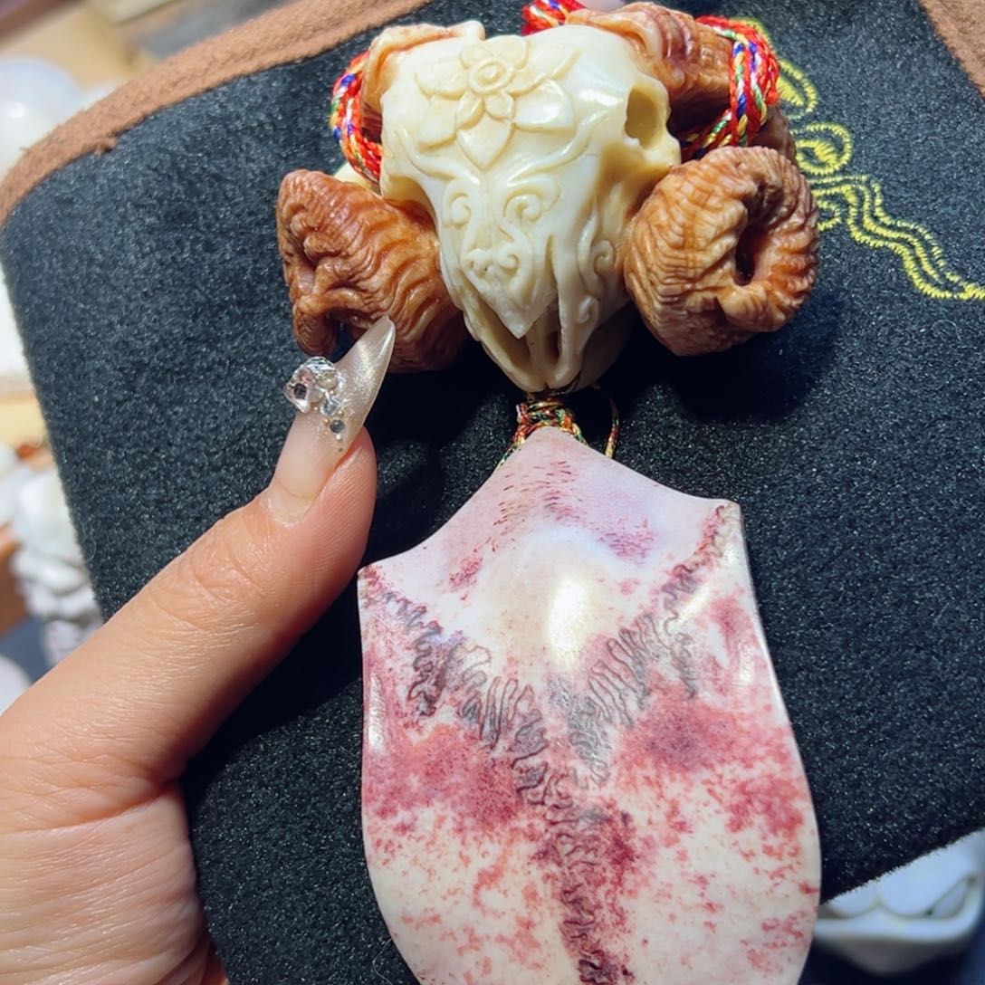 鹿骨把件鹿骨材质