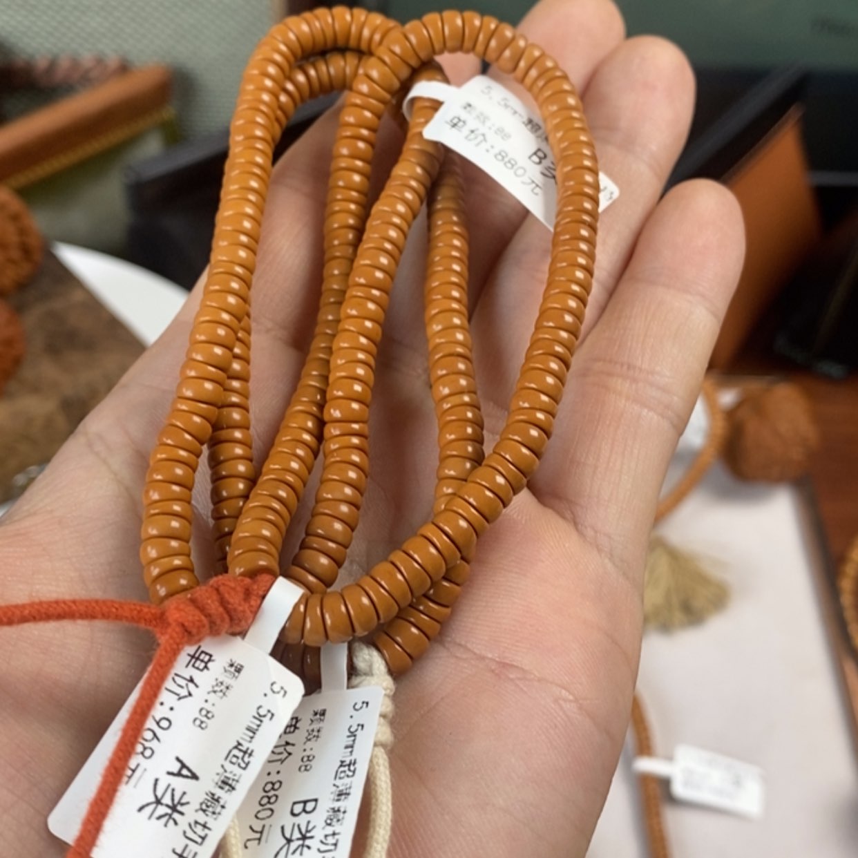 【闪购商品】橄榄核手串泓****！红核55定制长串藏切核尖