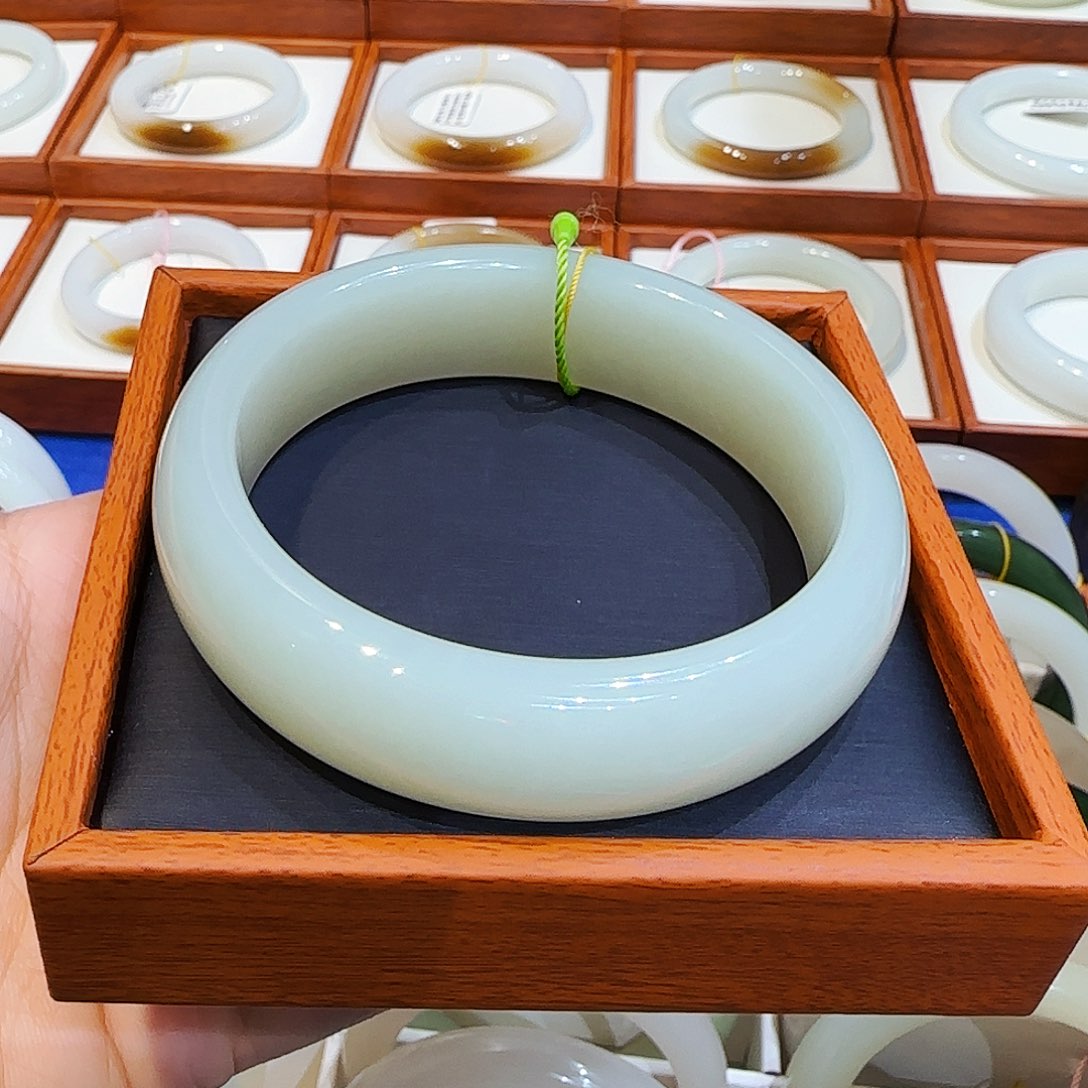 和田玉手镯未镶嵌暖白64