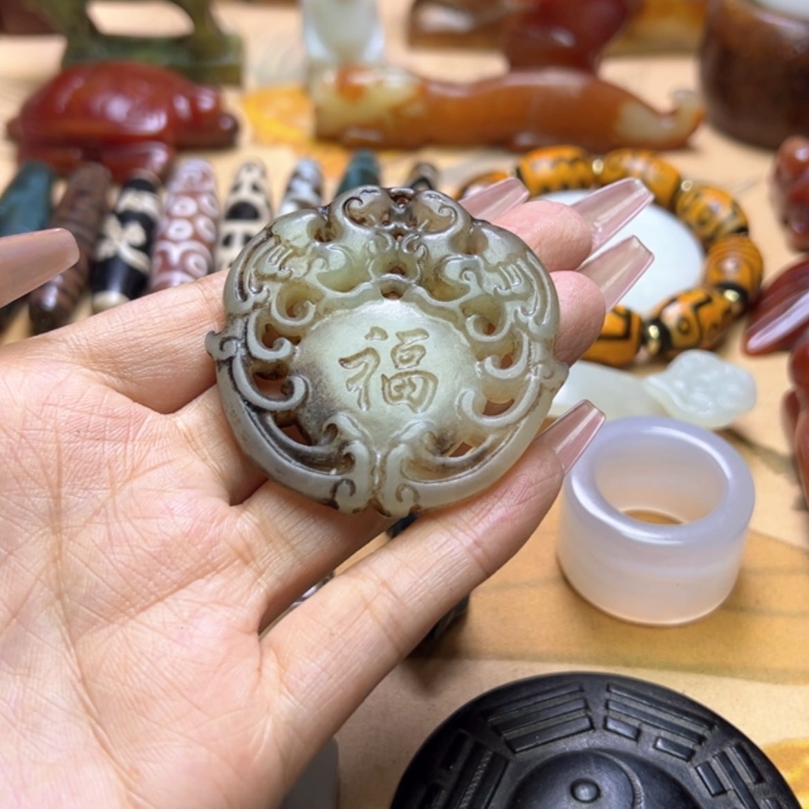 【闪购商品】蛇纹石玉颈饰未镶嵌