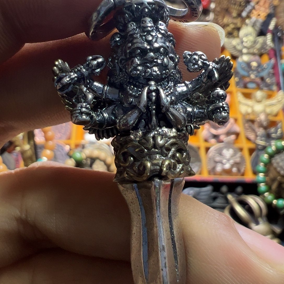 铜啊哈哈真的很喜欢这个风格