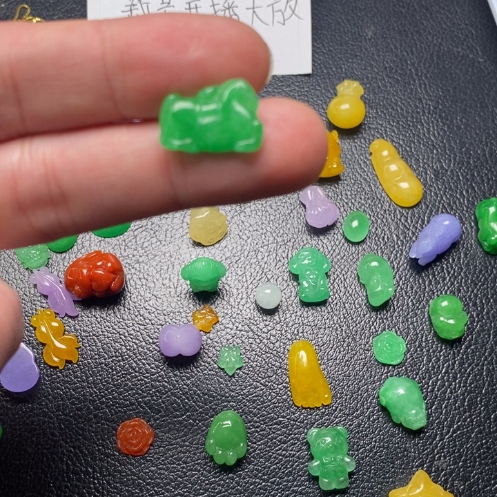 *****翡翠未镶嵌颈饰挂件