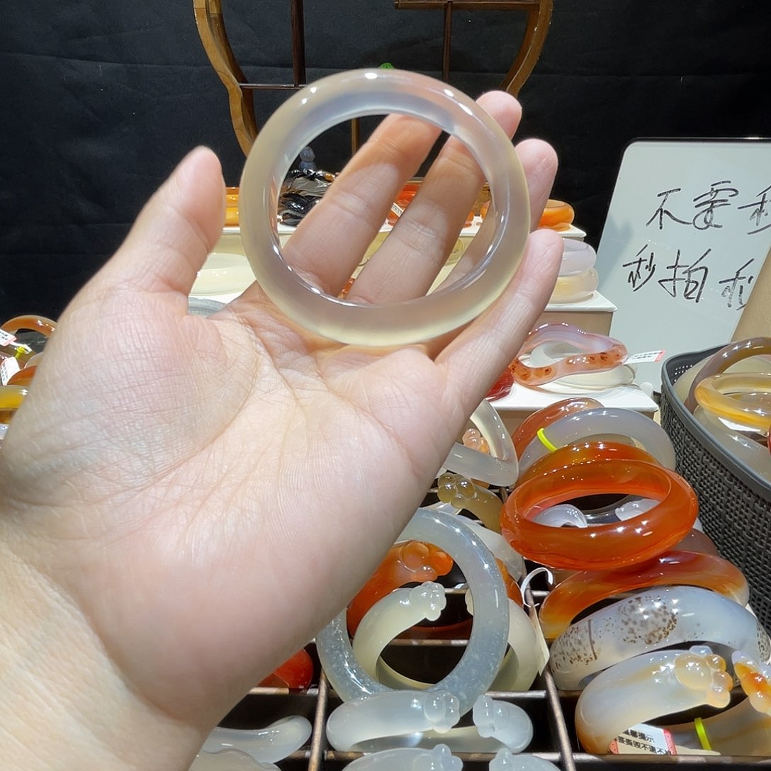 番****玛瑙/玉髓未镶嵌手镯