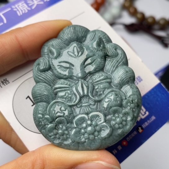 翡翠颈饰未镶嵌翡翠
